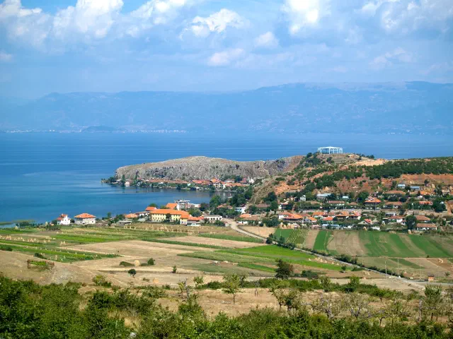 Het schiereilanddorp Lin aan het meer van Ohrid