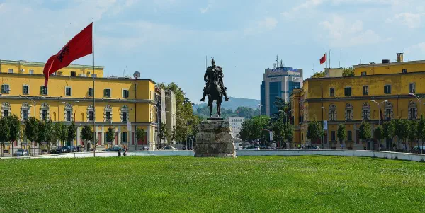 Tirana - Ontdek de top 10 bezienswaardigheden